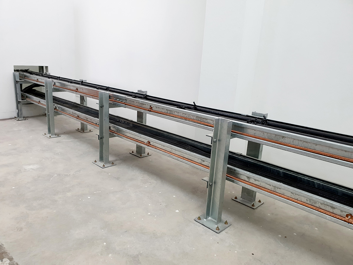 ケーブルラック布設工事