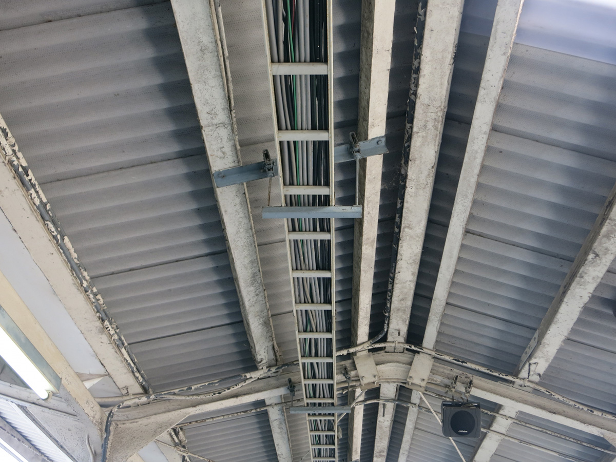 ケーブルラック布設工事