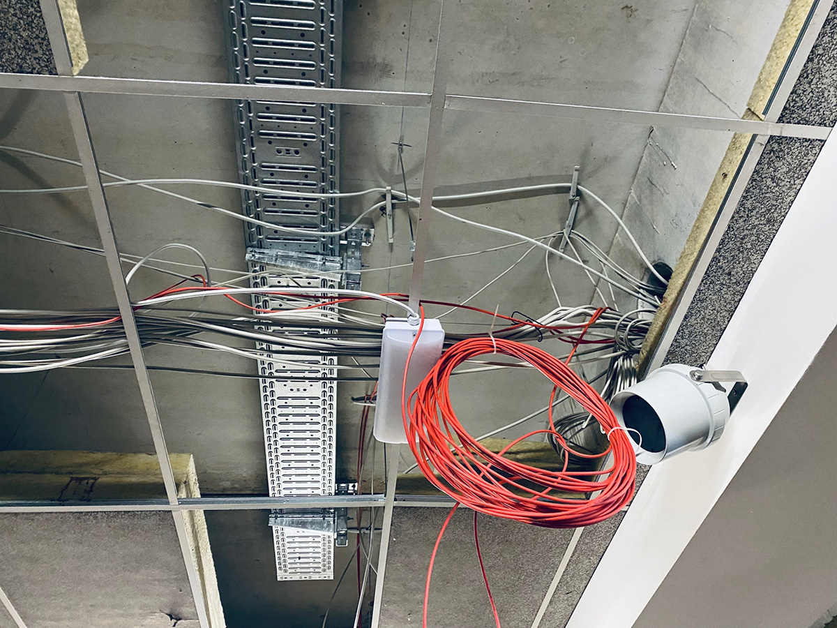 ケーブル沿線工事